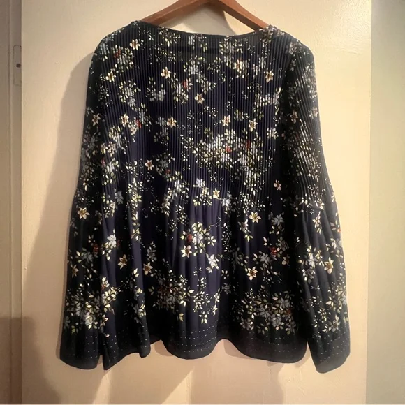 Max Studio Dark Blue Floral Blouse - Large - NWOT - Picture 6 of 8